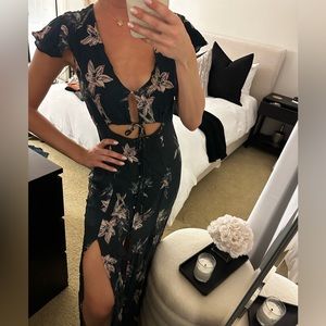Cute long floral dress!
